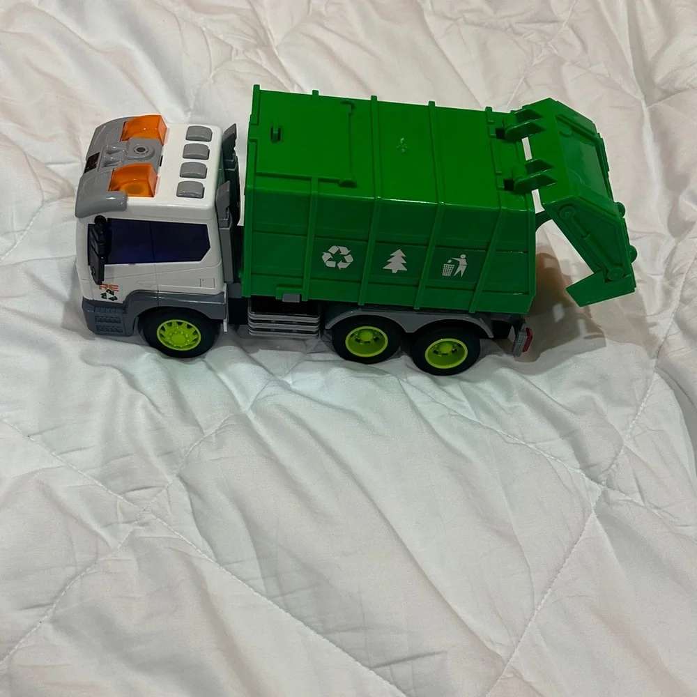 NEW Green and White Toy Garbage Truck - Picture 3 of 9